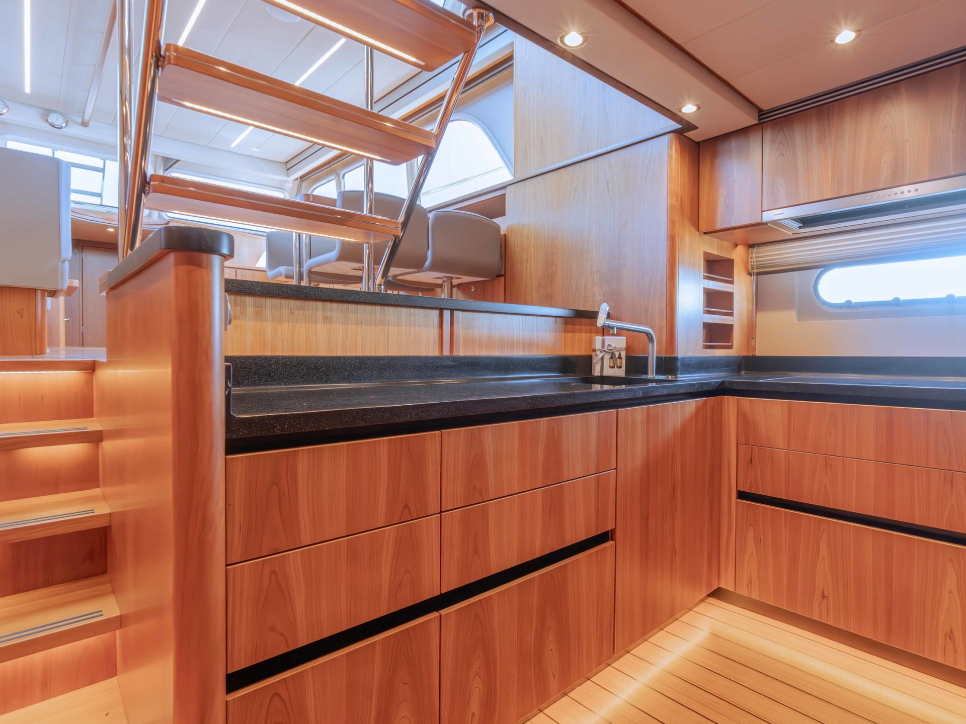 Linssen Grand Sturdy 590 AC Wheelhouse L-Class