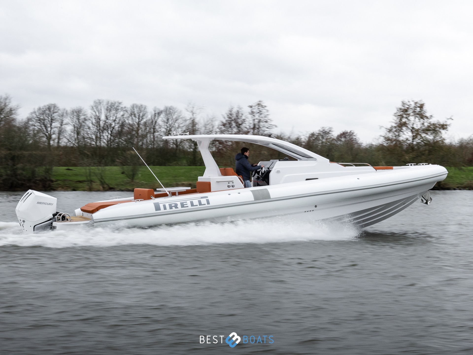 PIRELLI Speedboats 35