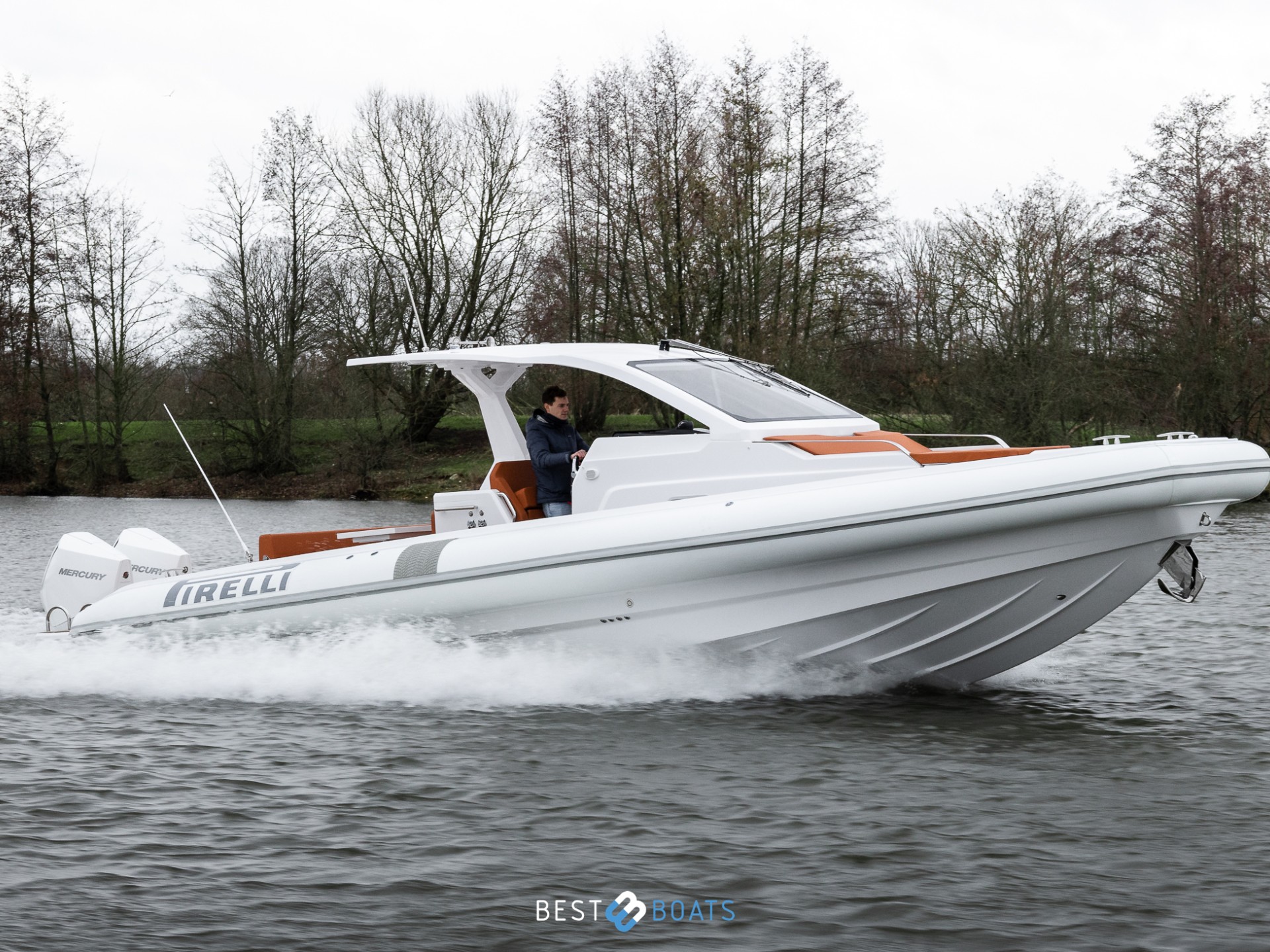 PIRELLI Speedboats 35