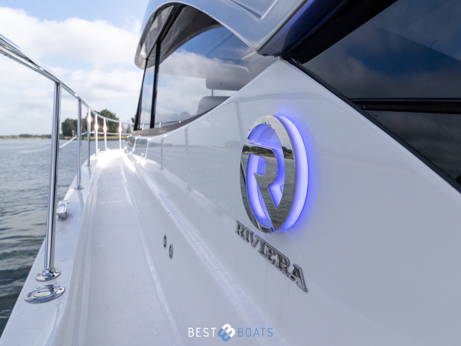 Riviera 4600 SPORT YACHT-PLATINUM EDITION